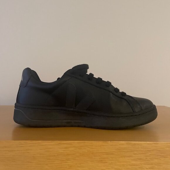 Veja All Black Sneakers - Picture 7 of 13